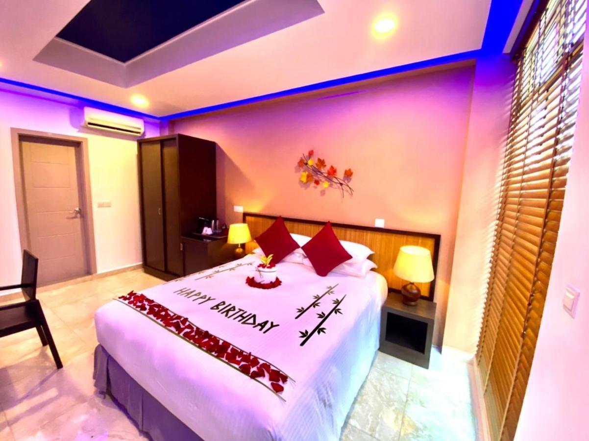 Eleven Trees Maldives Hotel Hulhumale Esterno foto
